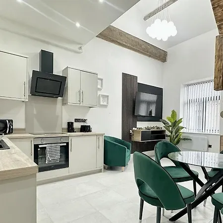 Free Parking Wifi Mezzanine Bradford Apartment